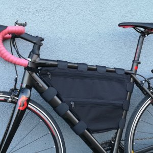 Gravel bicycle frame bag